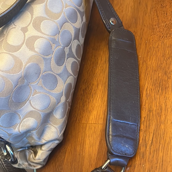 Coach Monogram Shoulder bag - Picture 5 of 11